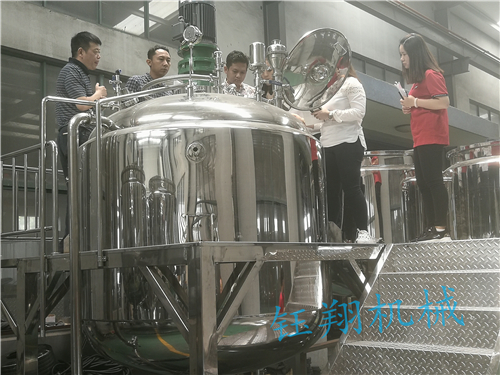 拯救王麗坤的密恐粉絲，真空乳化機消減大量氣泡【鈺翔機械】