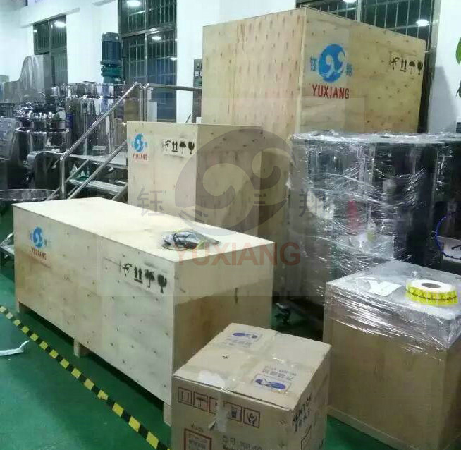 美國老客戶在鈺翔機(jī)械采購的化妝品生產(chǎn)設(shè)備，今日送倉發(fā)貨