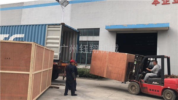 蛋黃乳化機裝柜出發，目的地：剛果【鈺翔】