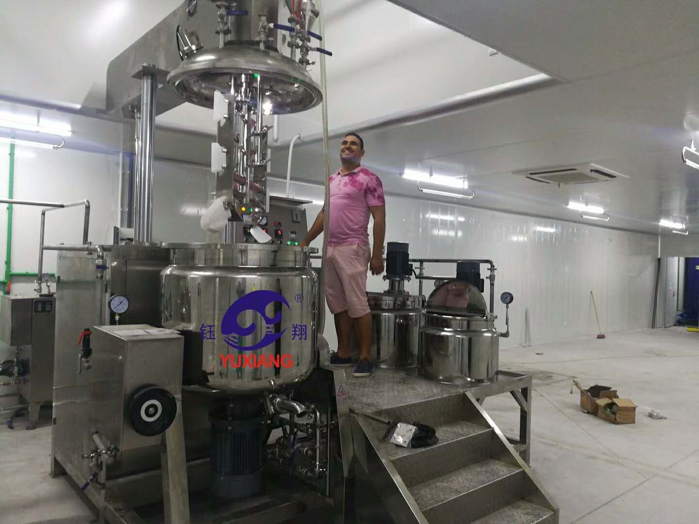 【為您的付出保駕護(hù)航】真空乳化機，鈺翔竭誠服務(wù)